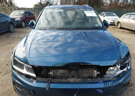 2019 Volkswagen Tiguan 2.0T Se/2.0T Sel/2.0T Sel R-Line/2.0T Sel R-Line Black z USA, uszkodzony, nr VIN 3VV2B7AX7KM038821